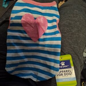 💜5/$25💜Top Paw Blue and White Dog Shirt with Pink Heart
